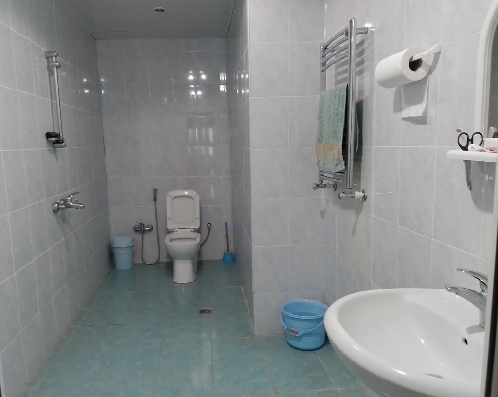 Yasamal, 3 otaqlı, Yeni tikili, m. Elmlər Akademiyası, 130 kv. m