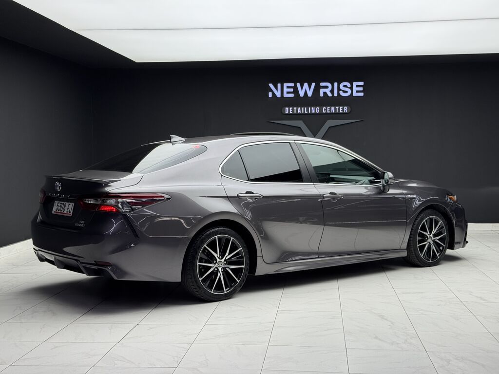 Toyota Camry: 2021 г., 2.5 л, Вариатор, Гибрид, Седан: фото 4