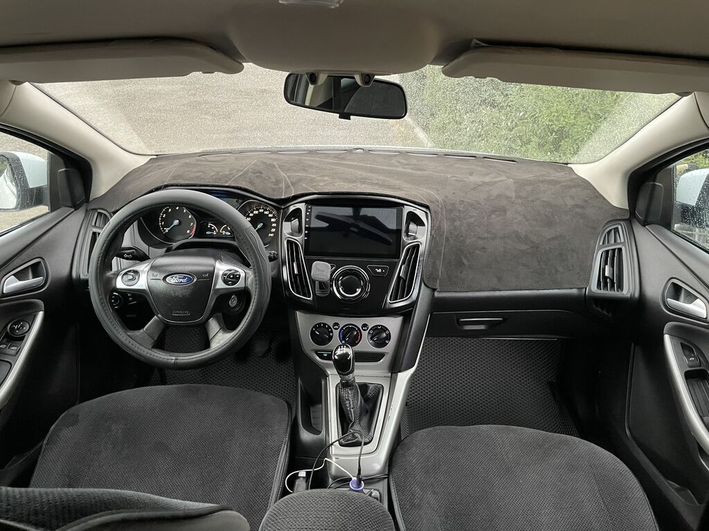 Ford Focus: 2012 г., 1.6 л, Механика, Бензин, Универсал: фото 8