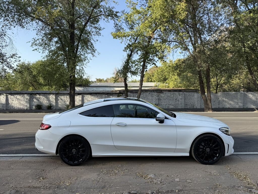 Mercedes-Benz C-Class: 2018 г., 2.2 л, Автомат, Дизель, Купе: фото 2