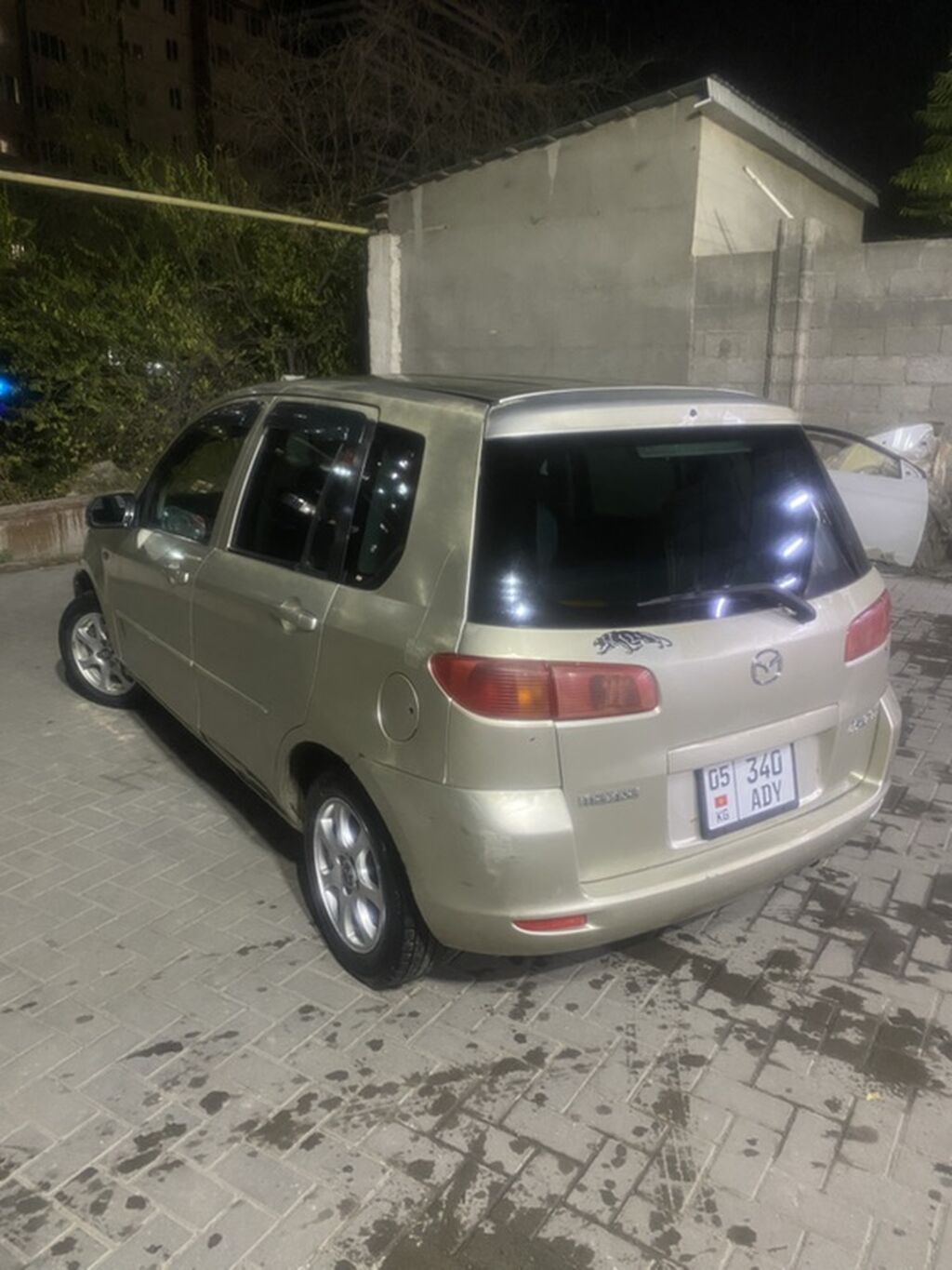 Mazda Demio: 2003 г., 1.3 л, Автомат, Бензин, Хэтчбэк: фото 4