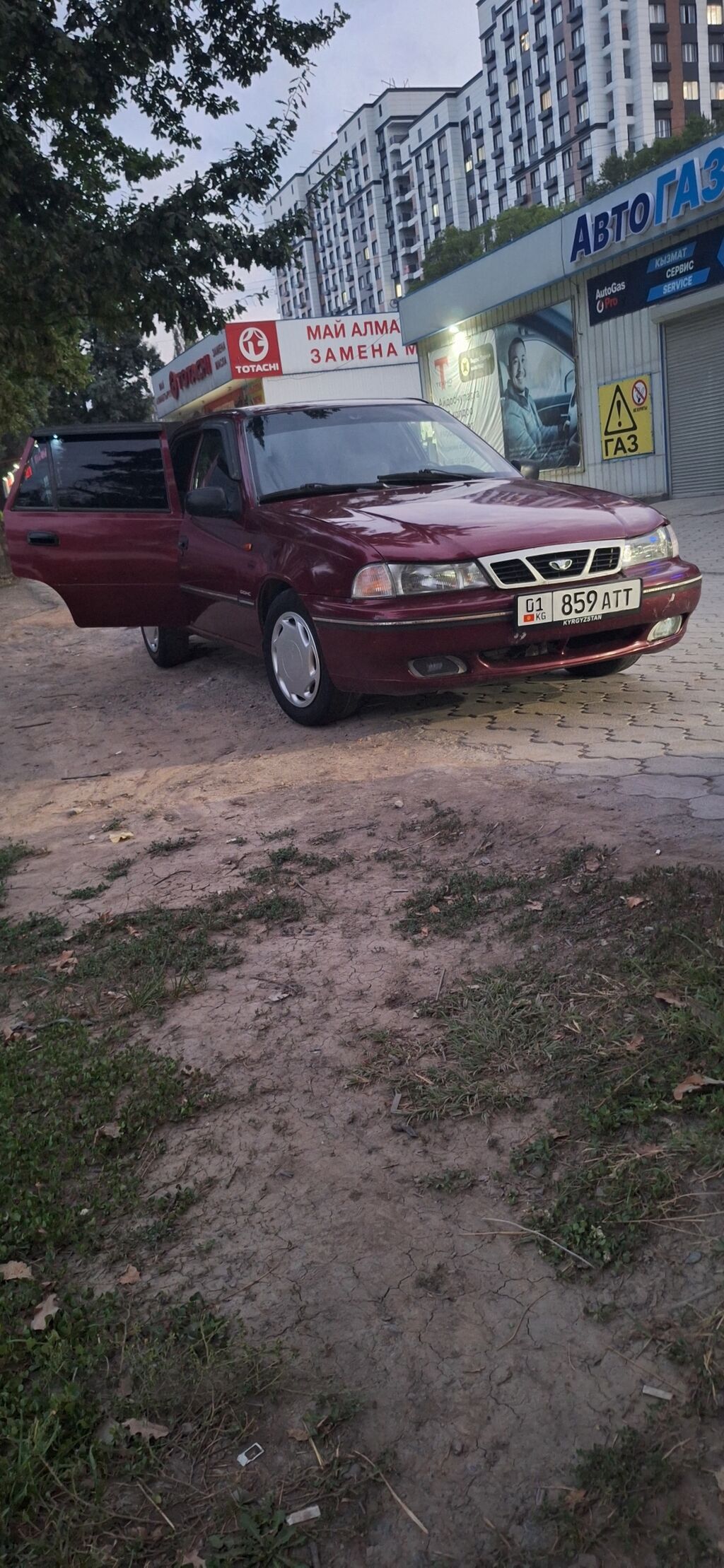 Daewoo Nexia: 2006 г., 1.5 л, Механика, Бензин, Седан: фото 2