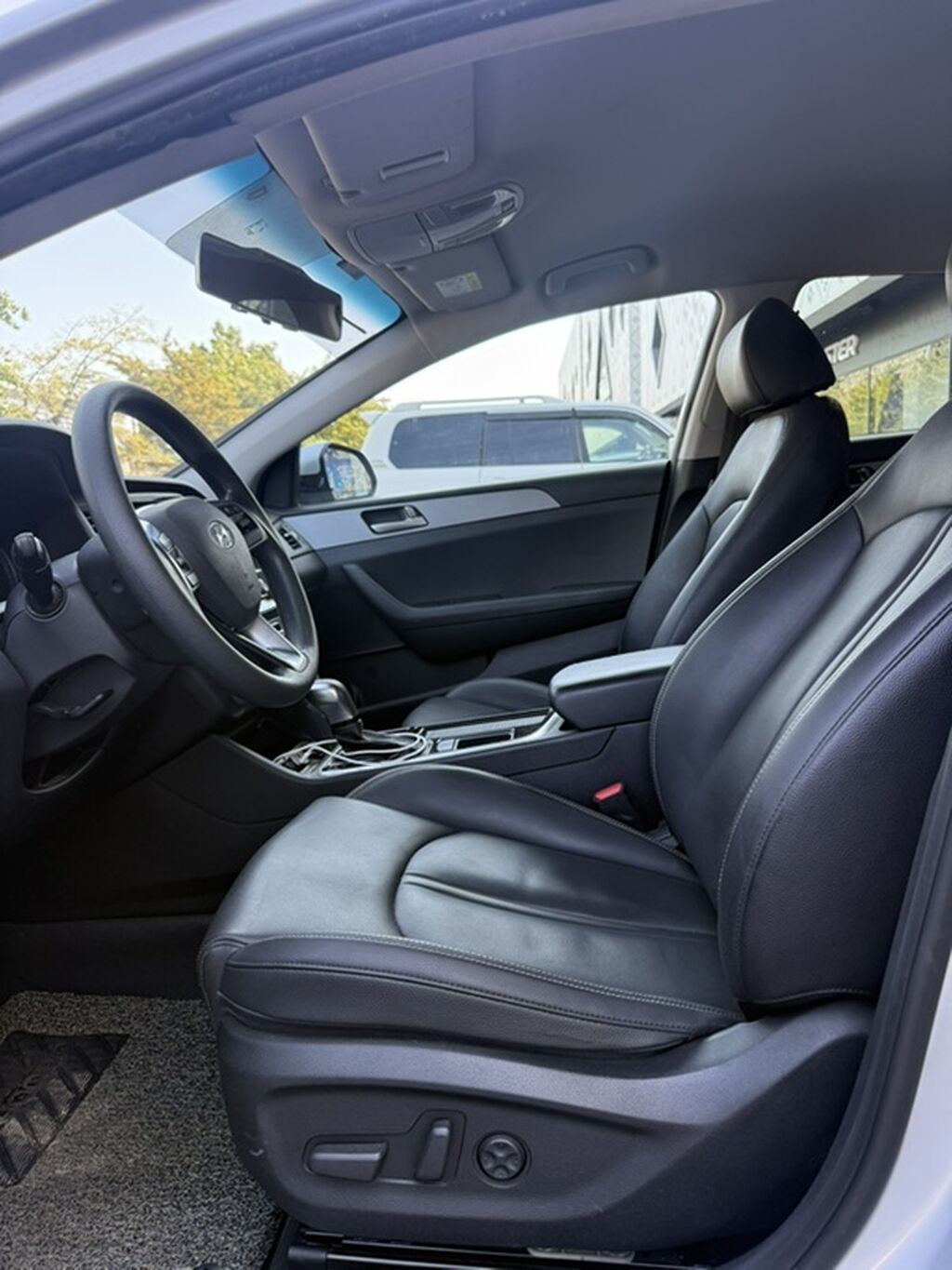 Hyundai Sonata: 2020 г., 2 л, Автомат, Газ, Седан: фото 8