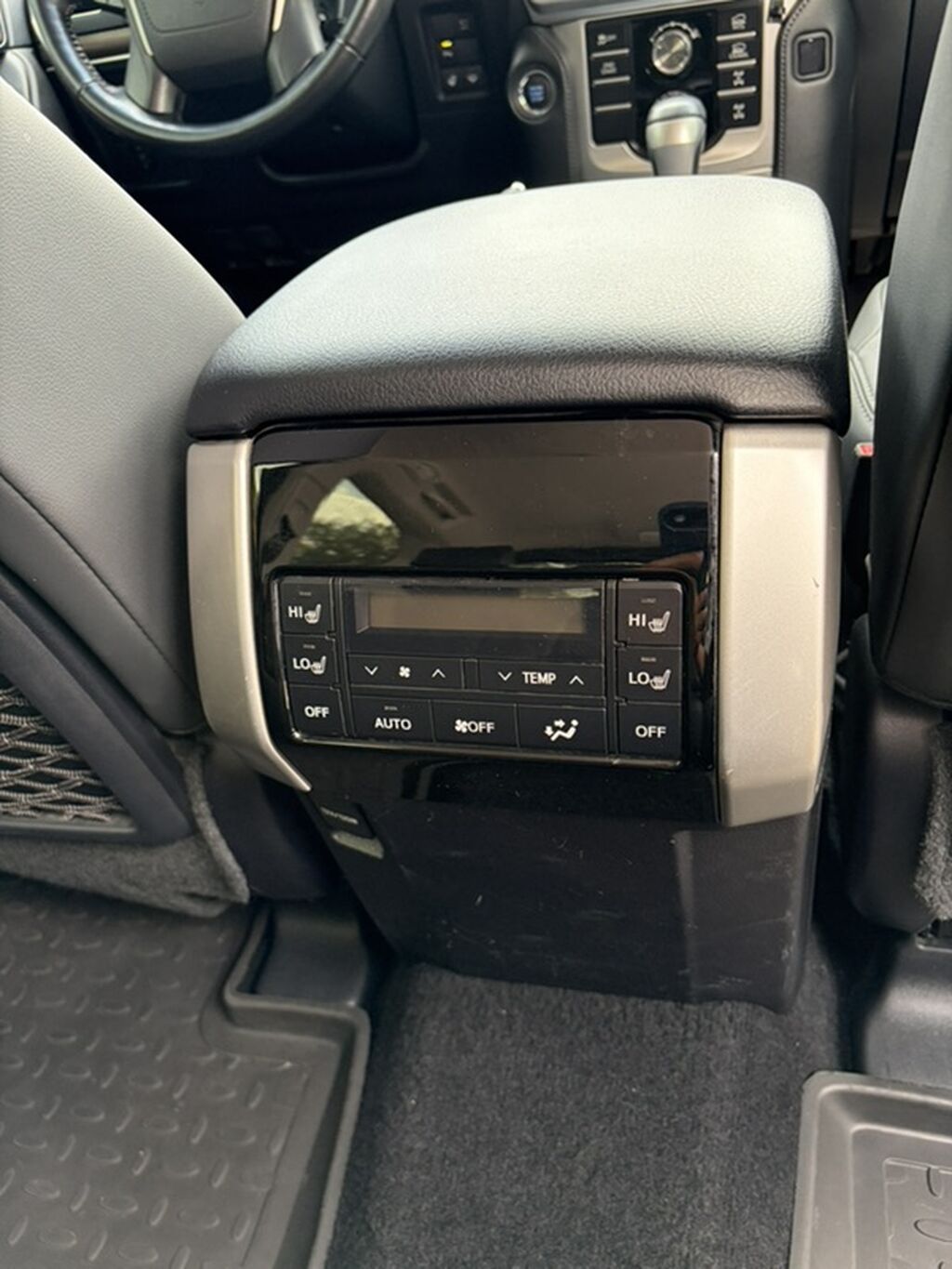 Toyota Land Cruiser Prado: 2022 г., 4 л, Автомат, Бензин, Внедорожник: фото 8