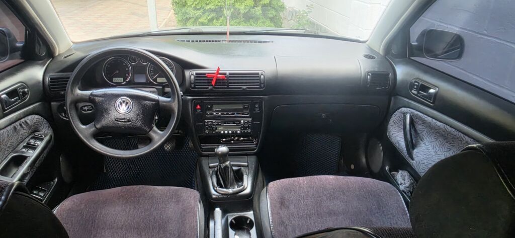 Volkswagen Passat: 2001 г., 2 л, Механика, Бензин, Седан: фото 2