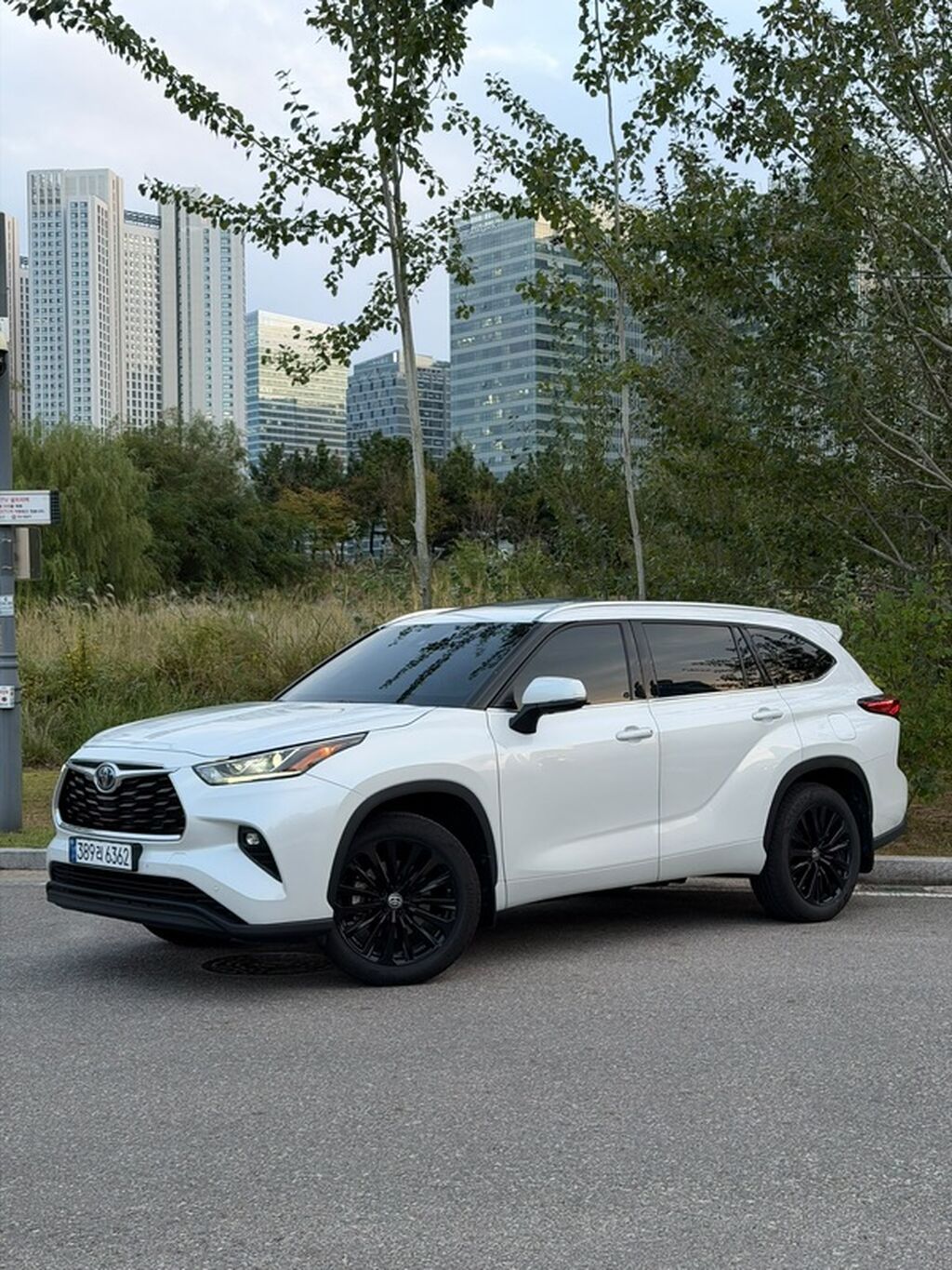 Toyota Highlander: 2023 г., Гибрид, Внедорожник: фото 4
