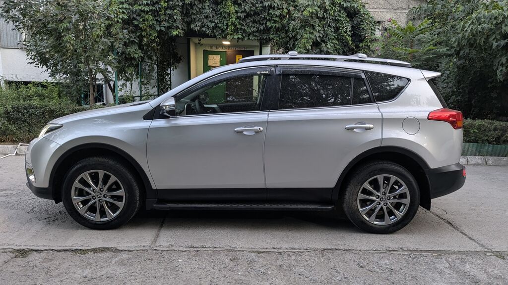Toyota RAV4: 2013 г., 2 л, Вариатор, Бензин, Кроссовер: фото 2