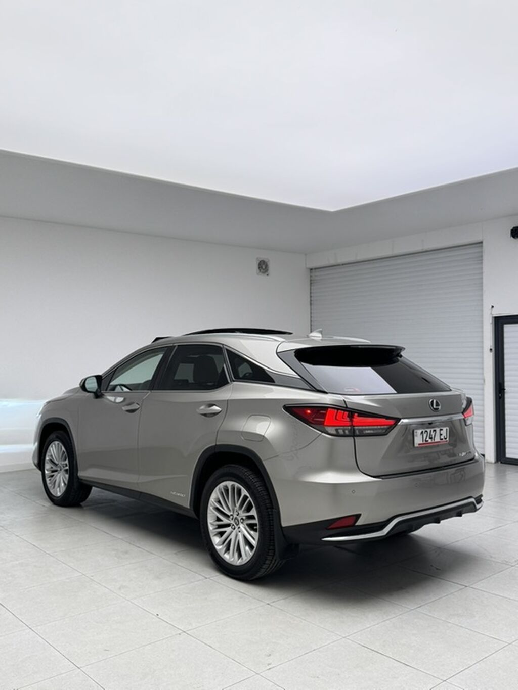 Lexus RX: 2021 г., 3.5 л, Автомат, Гибрид, Кроссовер: фото 4