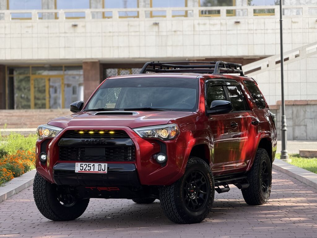 Toyota 4Runner: 2021 г., 4 л, Автомат, Бензин, Внедорожник: фото 3