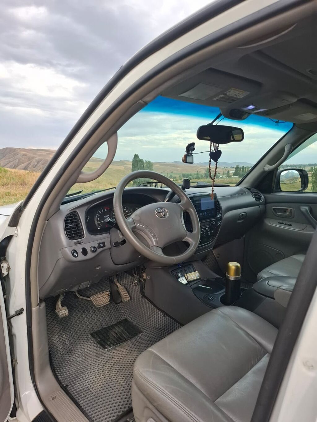 Toyota Sequoia: 2004 г., Автомат, Бензин, Внедорожник: фото 8