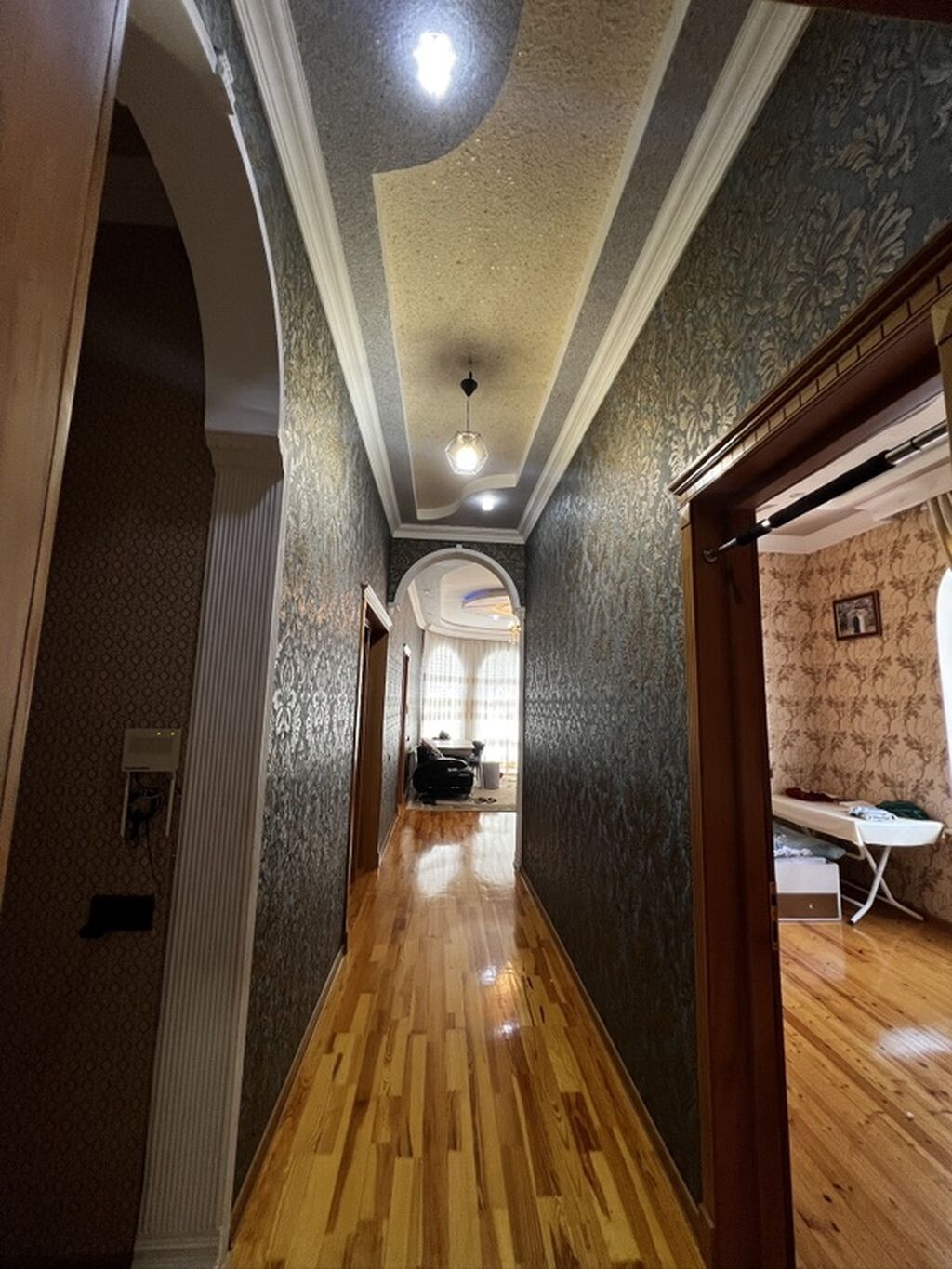10 otaq, 447 kv. m, Kredit var, Yeni təmirli