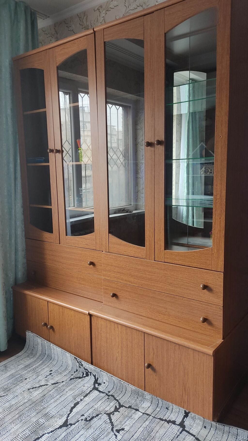 Срочно продаю две стенки. Орех. Два | 2000 KGS | Шкафы, шифоньеры ...