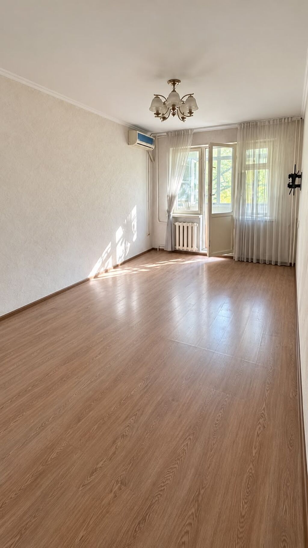Сдам 1-комнатную квартиру в 8 мкр, от 6 месяцев: фото 1