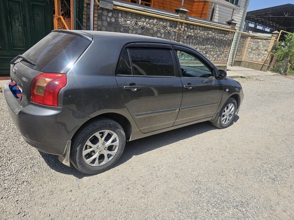 Toyota Corolla: 2004 г., 1.6 л, Автомат, Бензин, Хэтчбэк: фото 3
