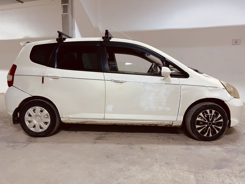 Honda Fit: 2002 г., 1.3 л, Автомат, Бензин, Хэтчбэк: фото 5