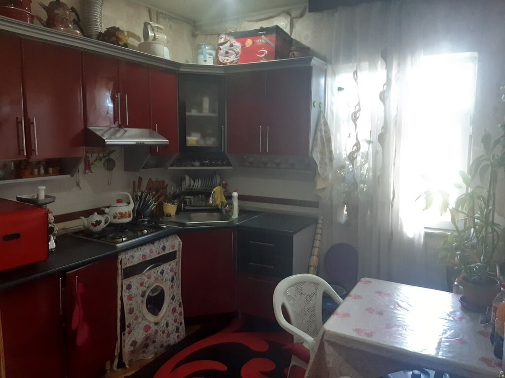3 otaqlı, 100 kv. m, Kredit yoxdur, Orta təmir