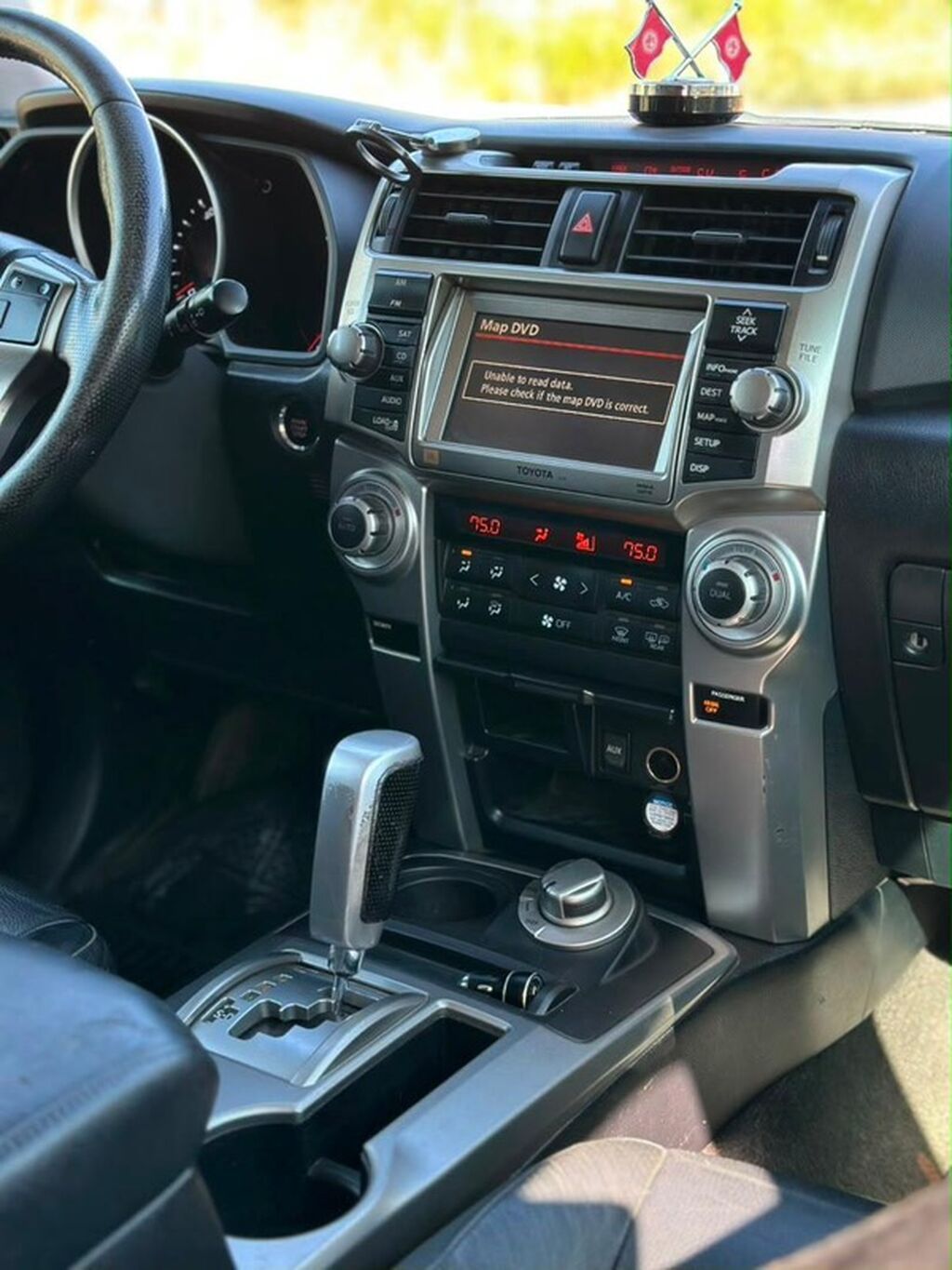 Toyota 4Runner: 2010 г., 4 л, Автомат, Бензин, Внедорожник: фото 6