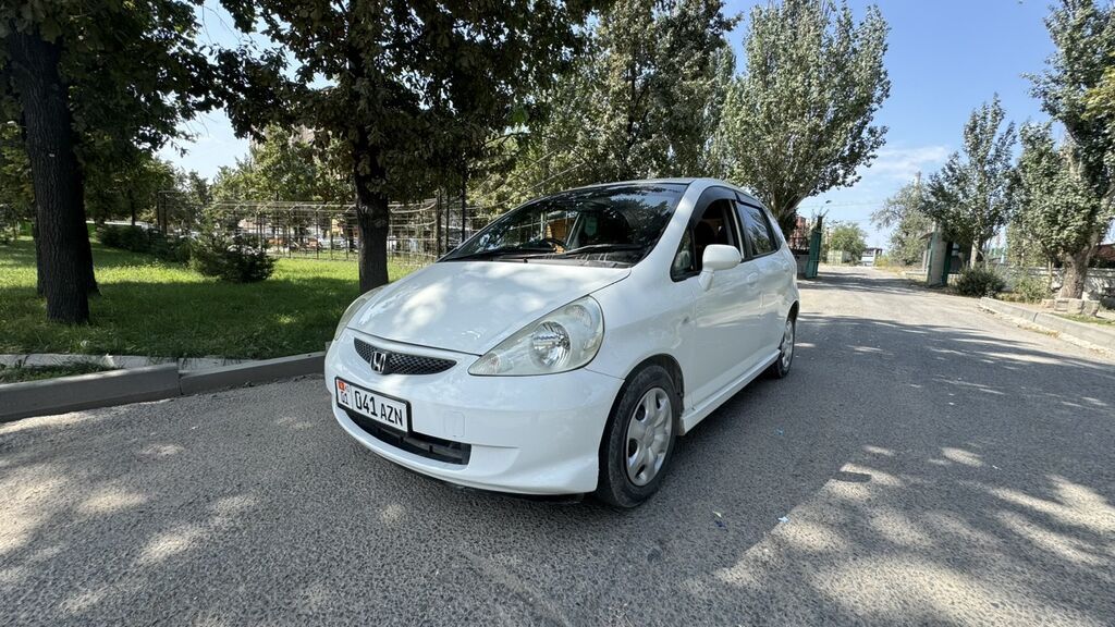 Honda Fit: 2003 г., 1.3 л, Автомат, Бензин, Хэтчбэк: фото 3