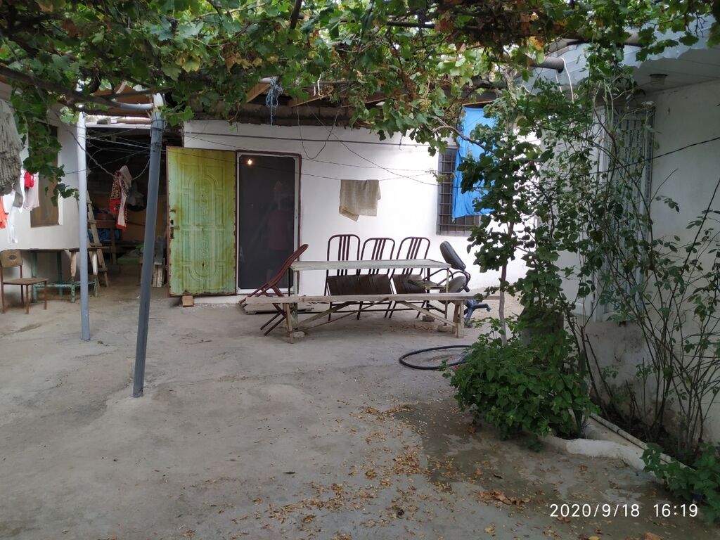 Binəqədi qəs. 3 otaqlı, 93 kv. m, Orta təmir