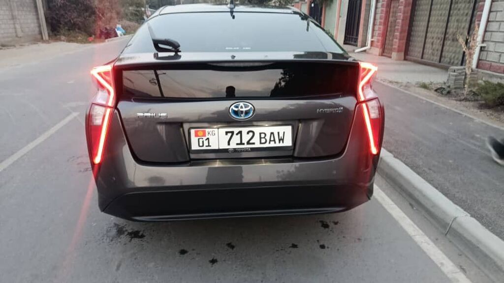 Toyota Prius: 2017 г., Гибрид, Лифтбек: фото 5