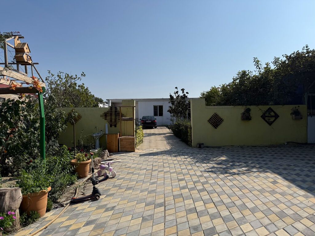 Bakı, Sabunçu qəs., 200 kv. m, 5 otaqlı, Hovuzlu, Qaz, Su, İnternet