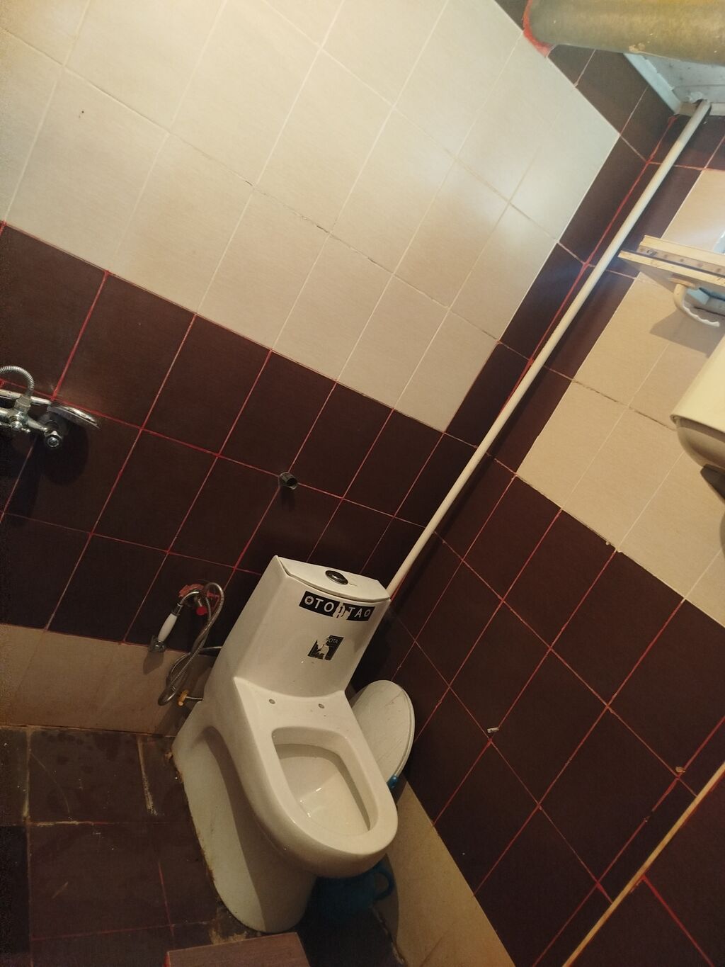 Kirayə verilir: məişət avadanlıqları ilə təmin olunmuş otaqlı məkan