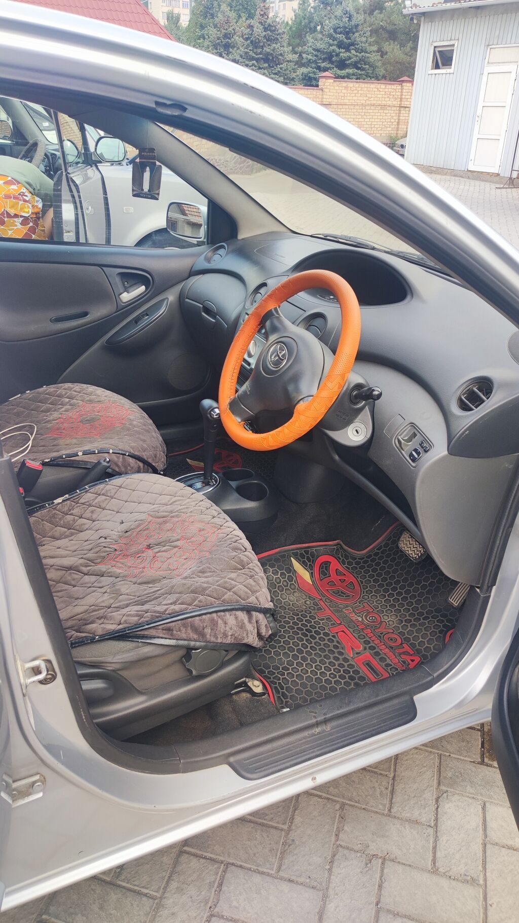 Toyota Vitz: 2003 г., 1.3 л, Автомат, Бензин, Хэтчбэк: фото 8