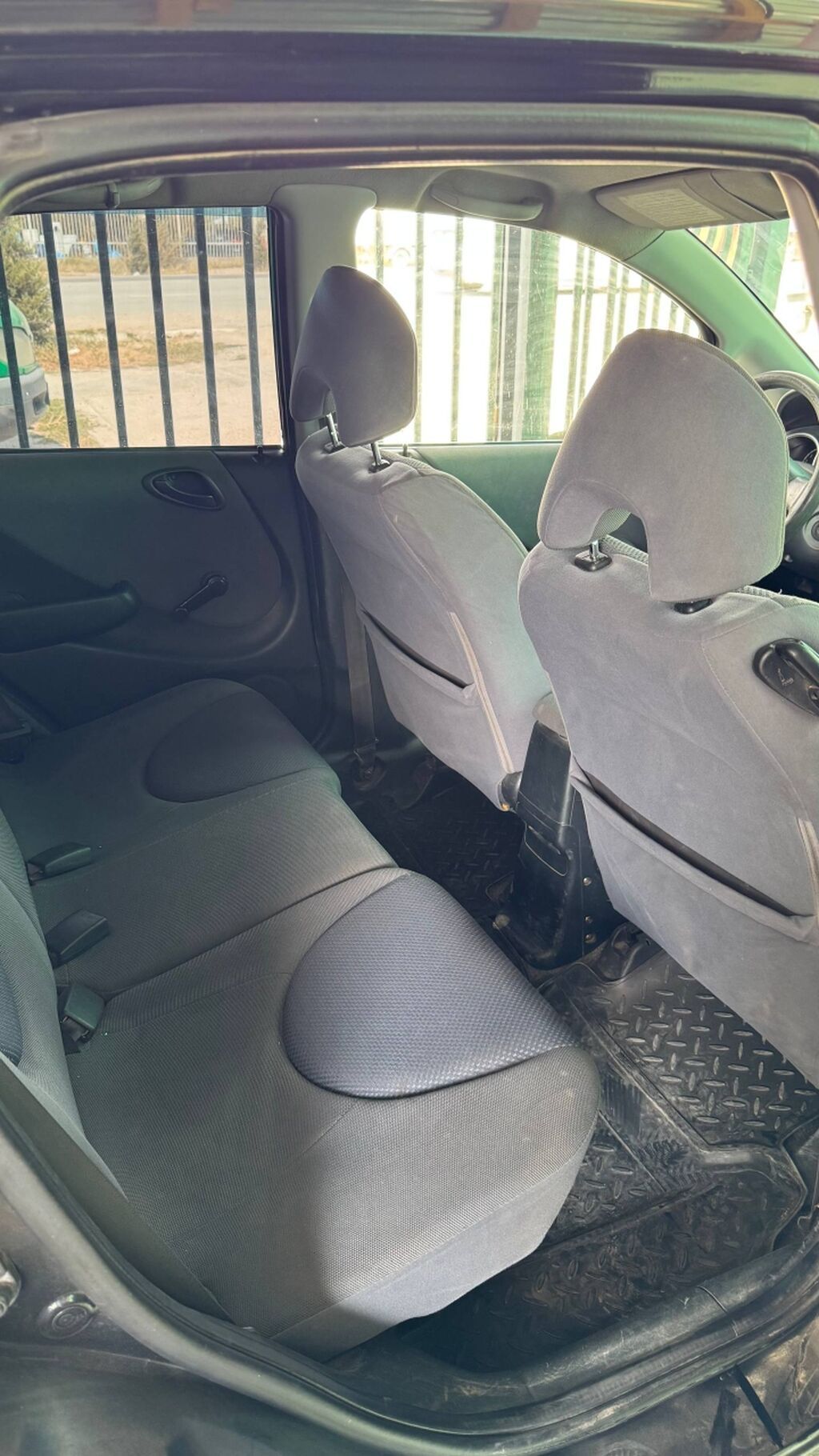 Honda Jazz: 2002 г., 1.3 л, Механика, Бензин, Хэтчбэк: фото 3