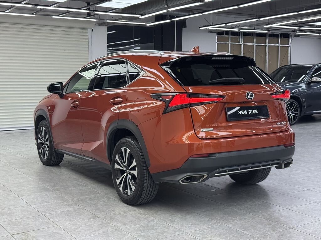 Lexus NX: 2021 г., 2 л, Автомат, Бензин, Кроссовер: фото 6