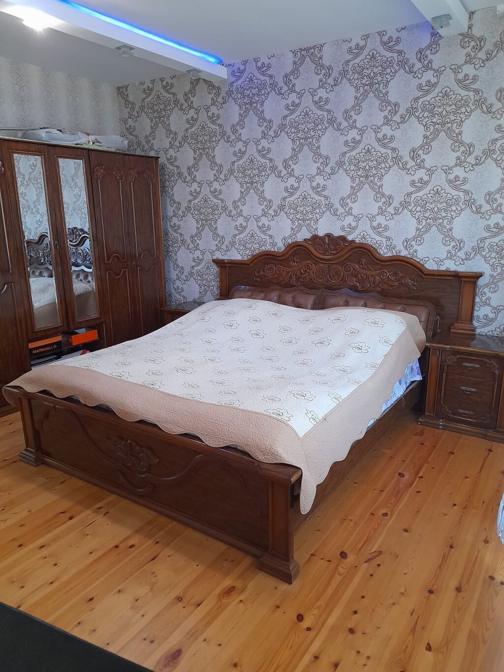 Tecili Satılır: Tam mebel və texnika ilə təchiz olunmuş həyət evi