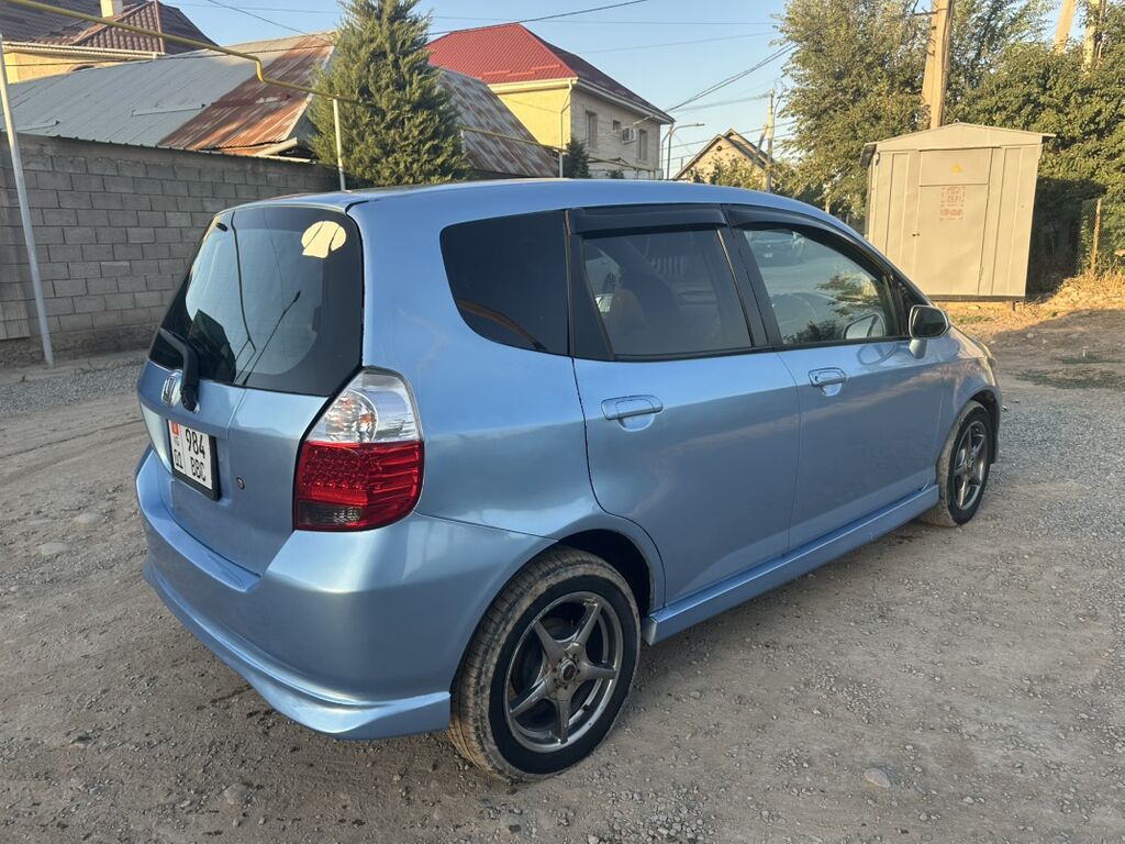 Honda Fit: 2003 г., 1.3 л, Вариатор, Бензин, Хэтчбэк: фото 4