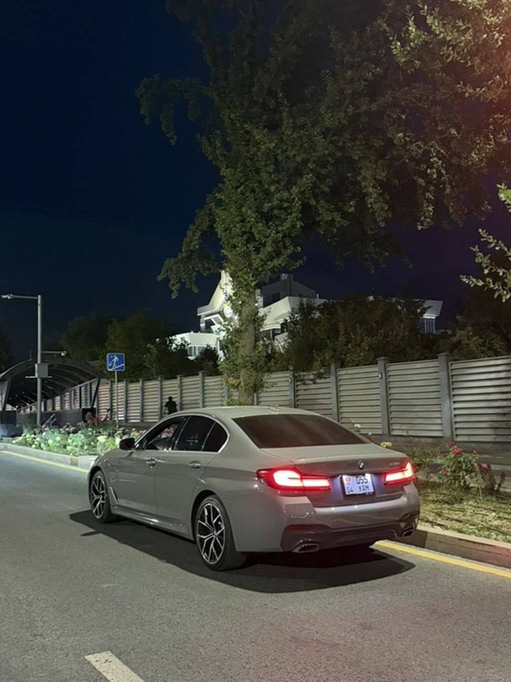 BMW 5 series: 2021 г., 2 л, Автомат, Электромобиль, Седан: фото 3