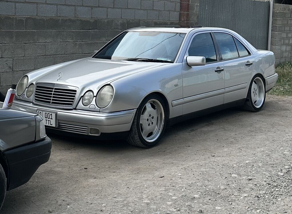 Mercedes-Benz E-Class: 1998 г., 4.3 л, Автомат, Бензин, Седан: фото 3