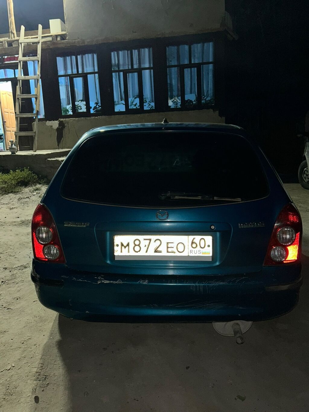 Mazda 323: 1998 г., 1.5 л, Механика, Бензин, Хэтчбэк: фото 3