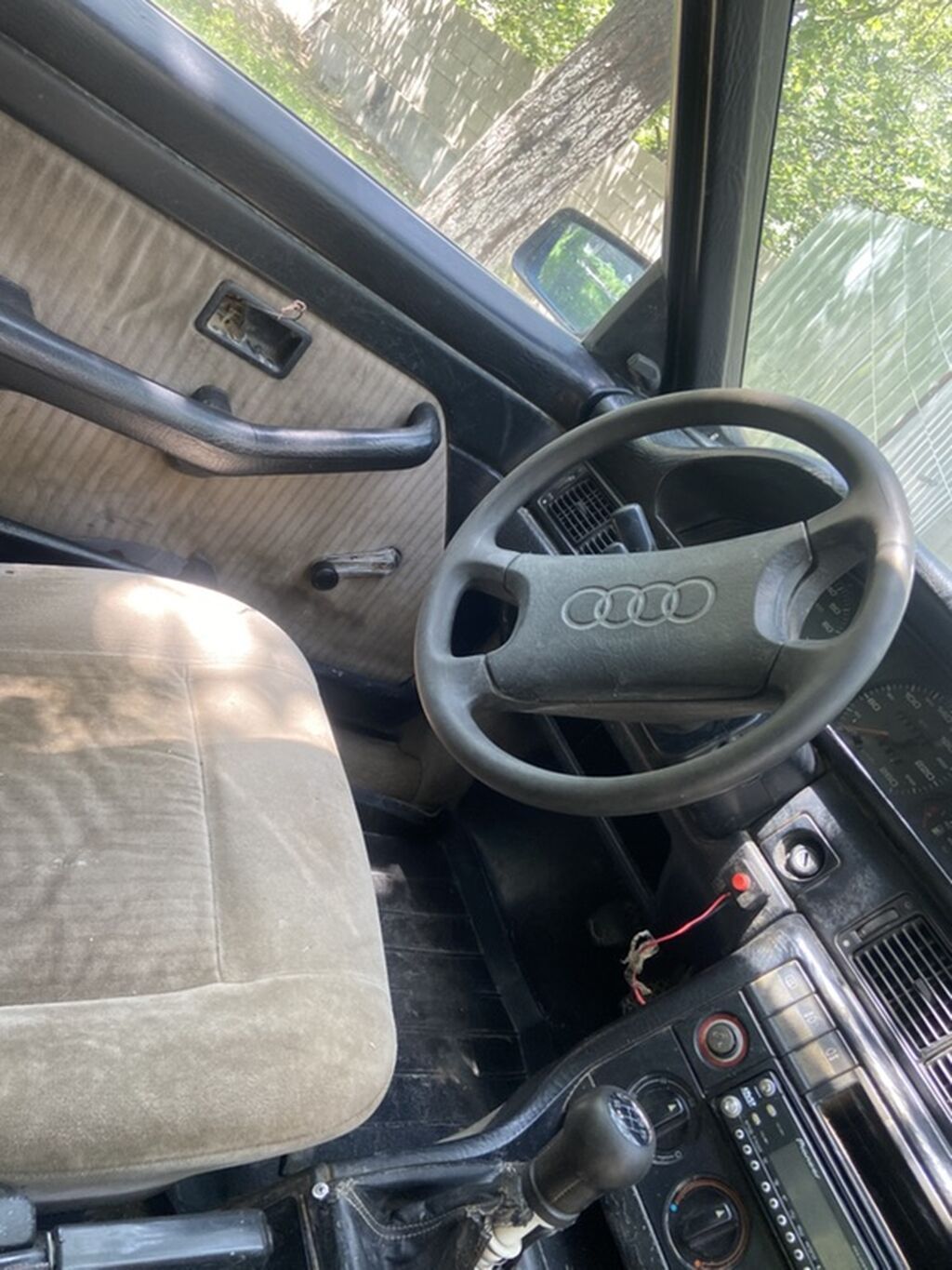 Audi 100: 1988 г., 2.3 л, Механика, Бензин, Седан: фото 5