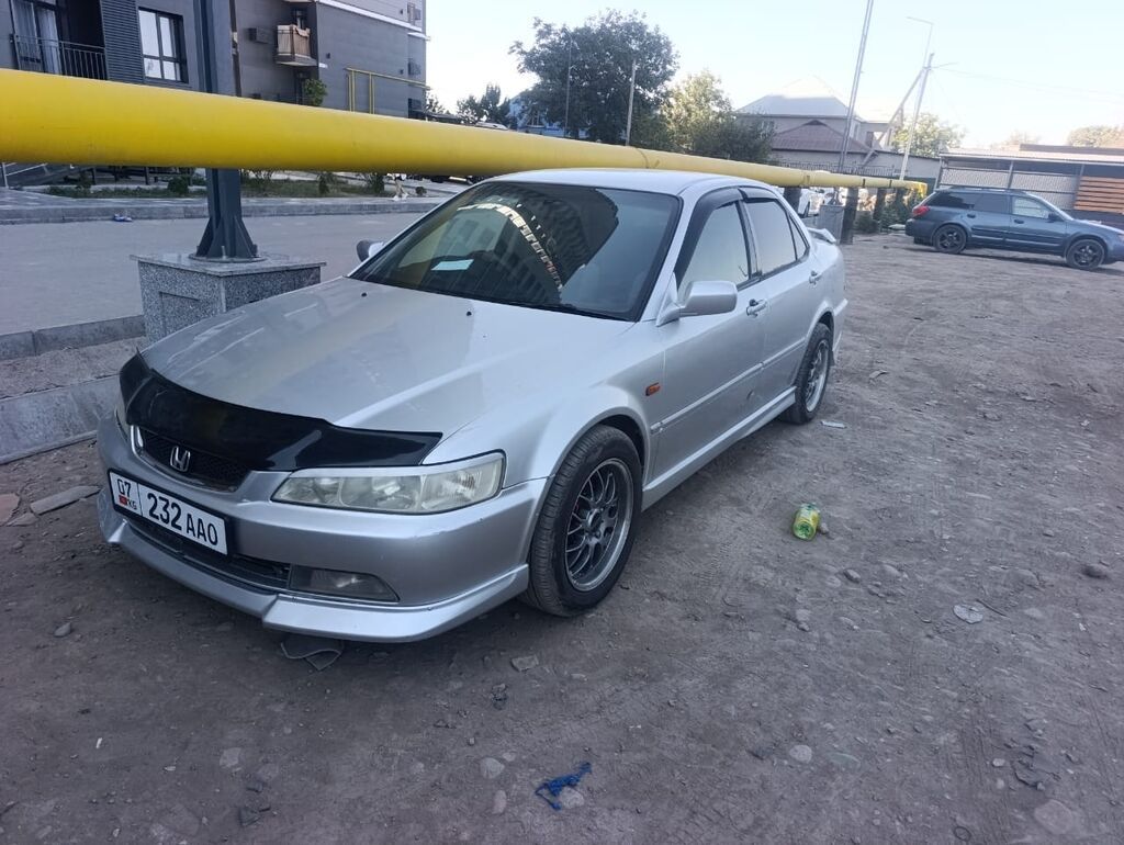Honda Accord: 2000 г., 1.8 л, Бензин, Седан: фото 1