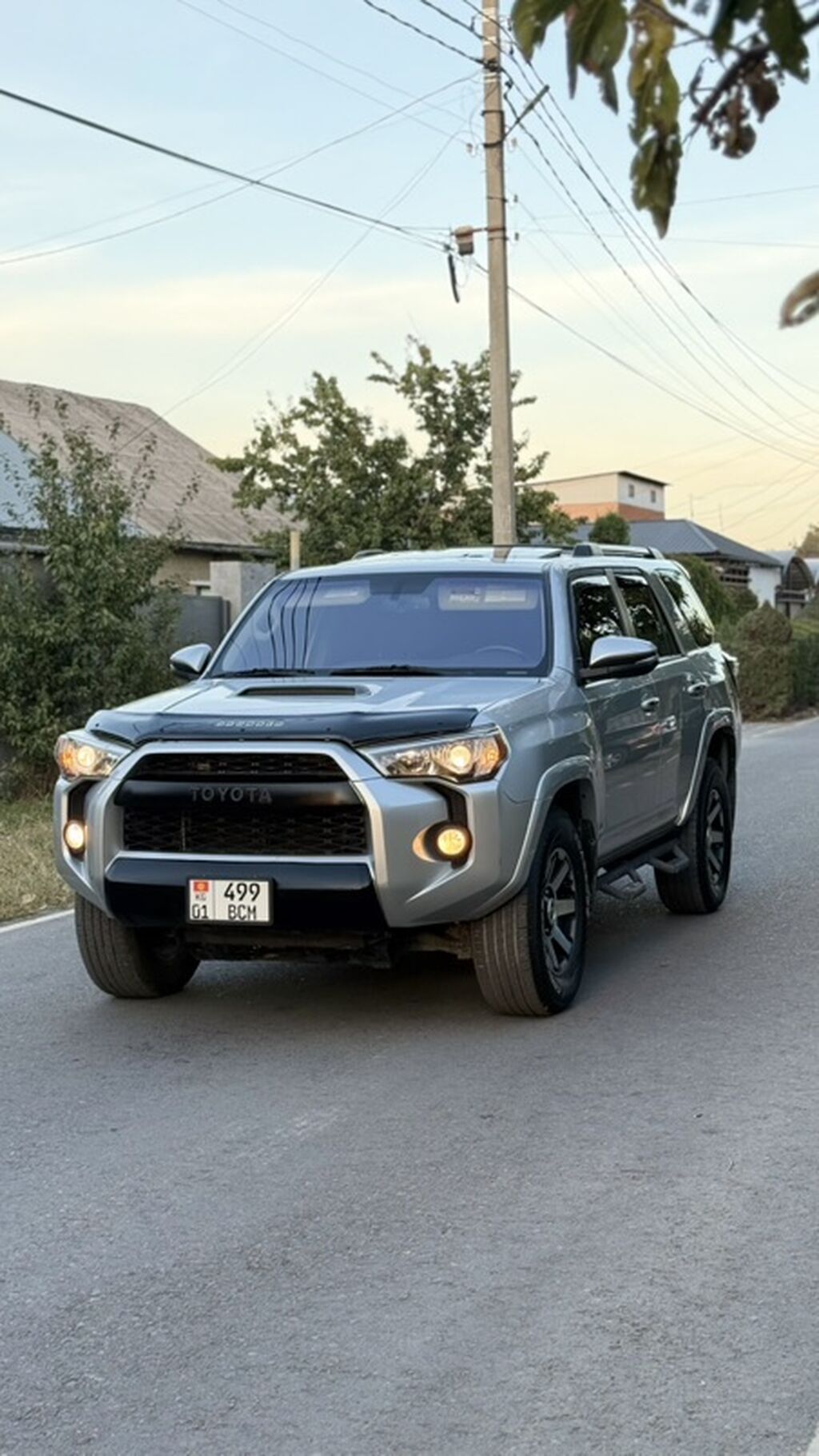 Toyota 4Runner: 2018 г., 4 л, Автомат, Газ, Внедорожник: фото 2