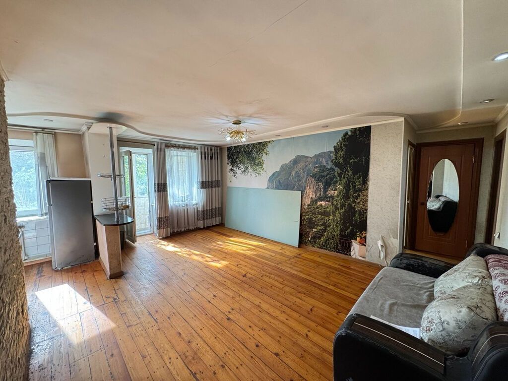 3 комнаты, 56 м², Ошский рынок / базар Хрущевка, 3 этаж: фото 2