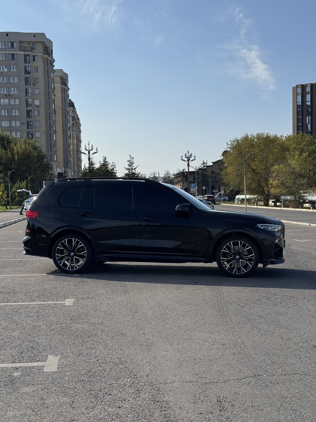 BMW X7: 2022 г., 4.4 л, Автомат, Бензин, Внедорожник: фото 2