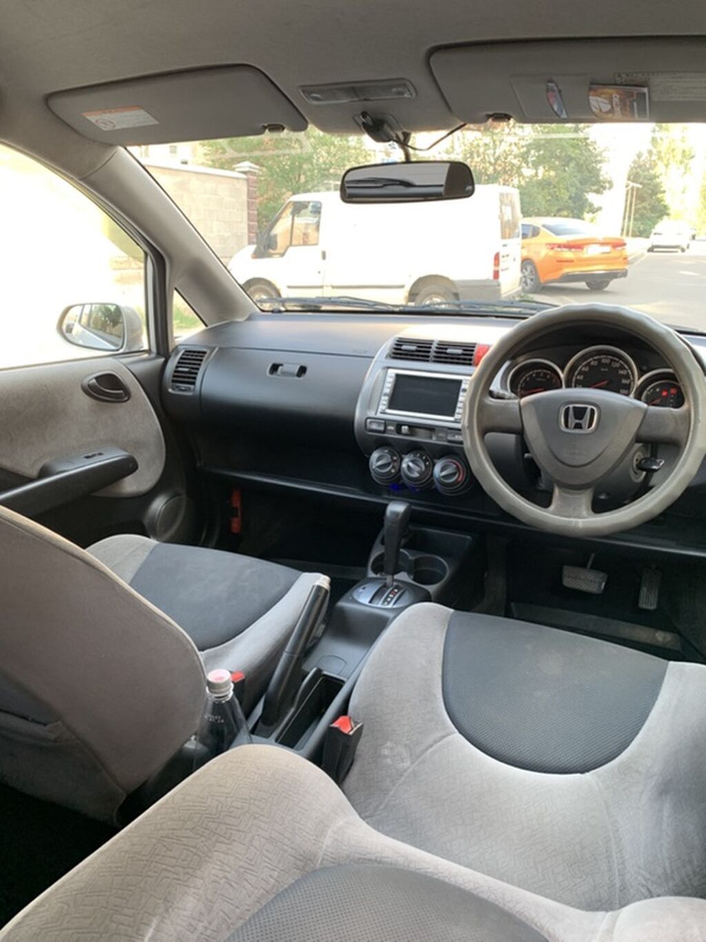 Honda Fit: 2003 г., 1.3 л, Вариатор, Бензин, Хэтчбэк: фото 8