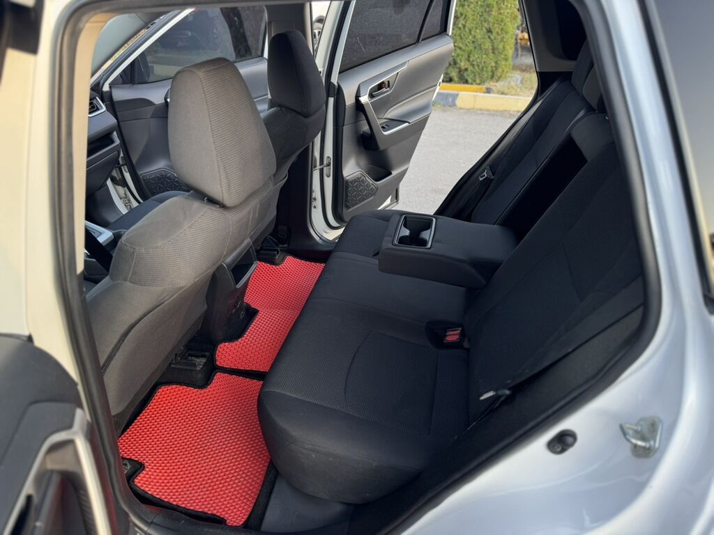 Toyota RAV4: 2019 г., 2.5 л, Автомат, Бензин, Кроссовер: фото 8