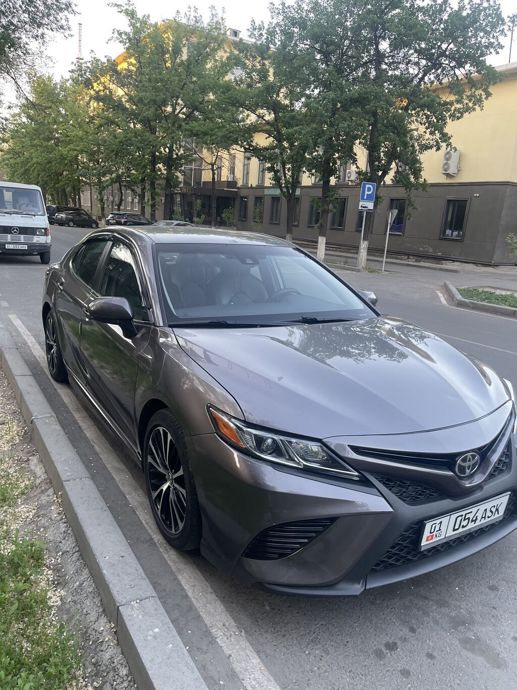 Toyota Camry: 2018 г., 2.5 л, Автомат, Бензин, Седан: фото 2