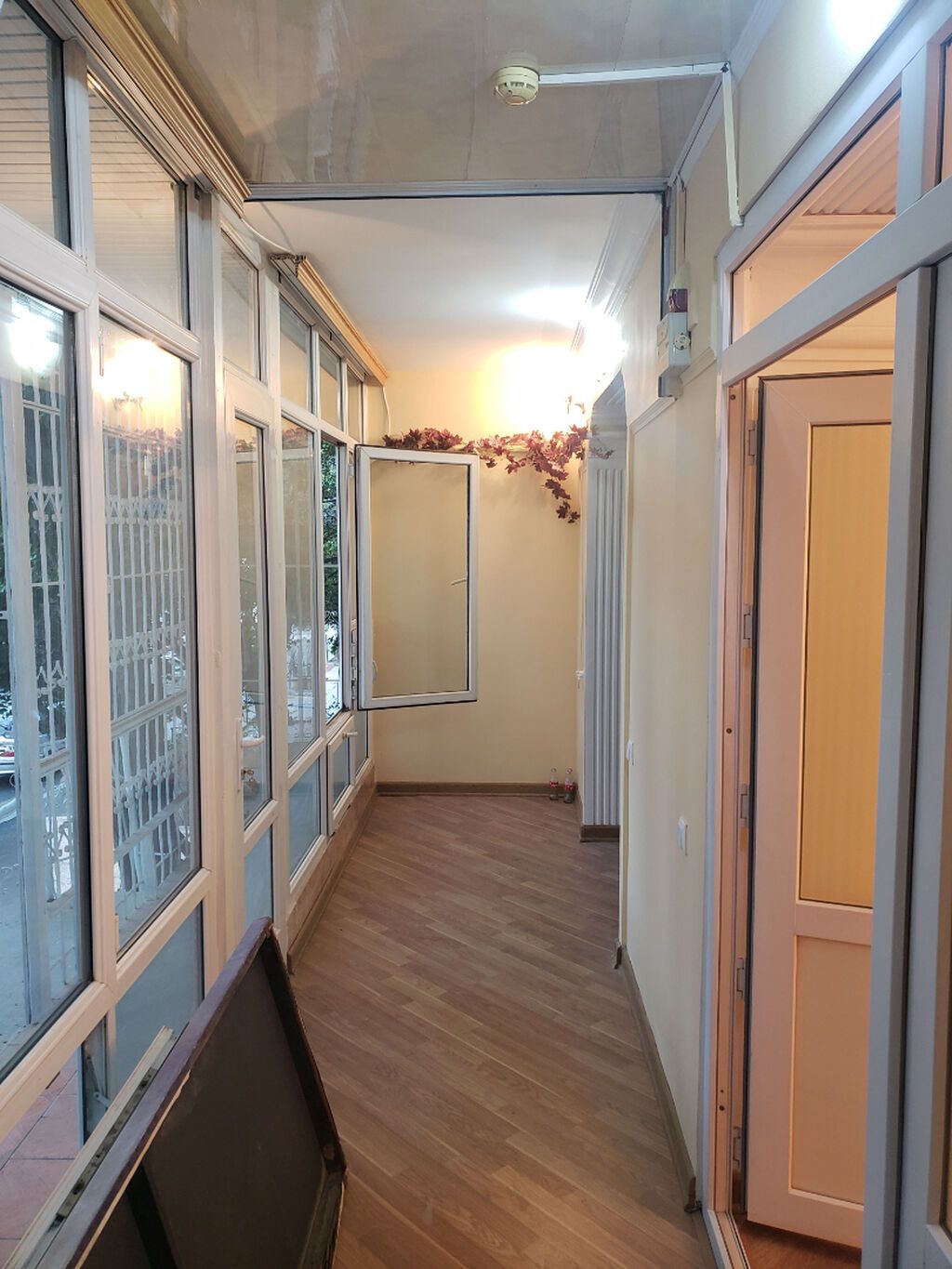 Binəqədi rayonu, 9-cu mikrorayon, Mircəlal küçəsində 4 otaqlı ofis