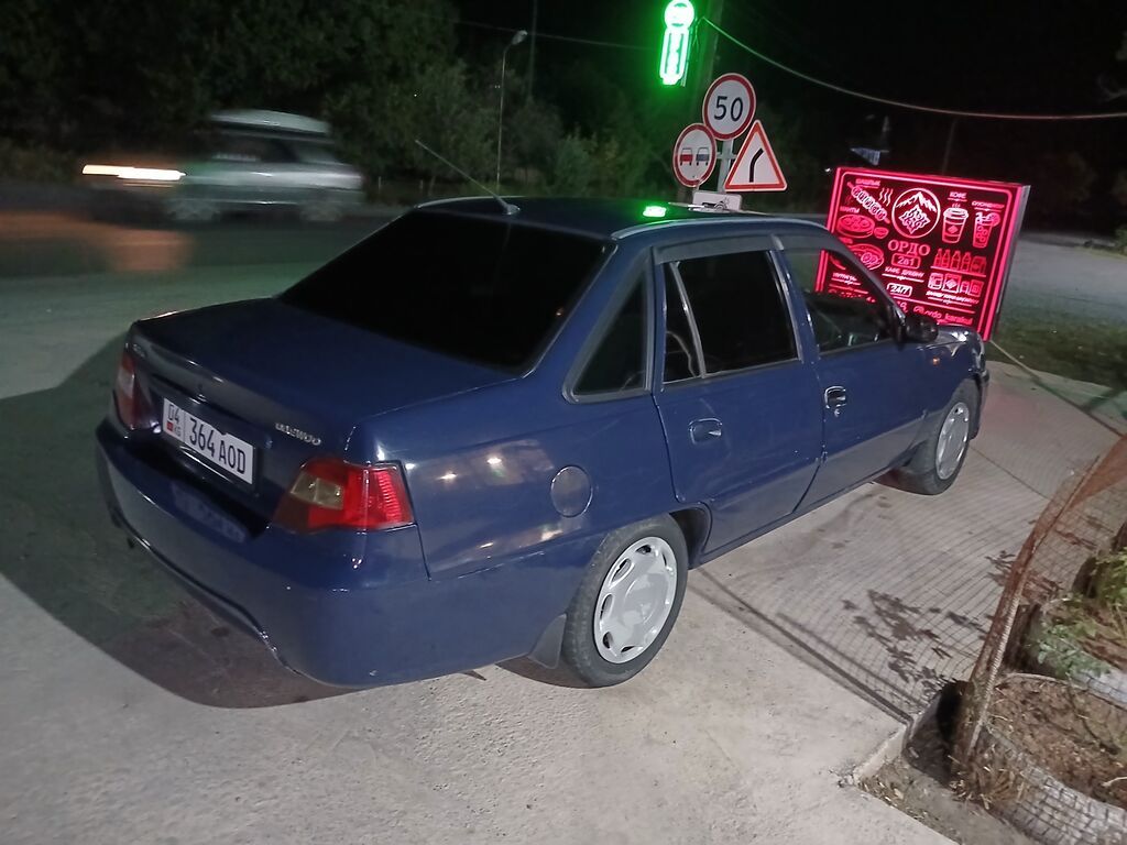 Daewoo Nexia: 2008 г., 1.5 л, Механика, Бензин, Седан: фото 4