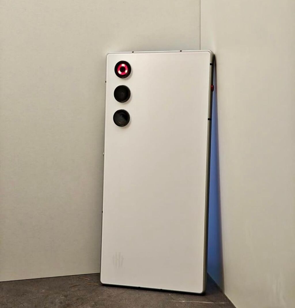ZTE Nubia Red Magic, Б/у, 512 ГБ, цвет - Белый, 2 SIM — фото 3