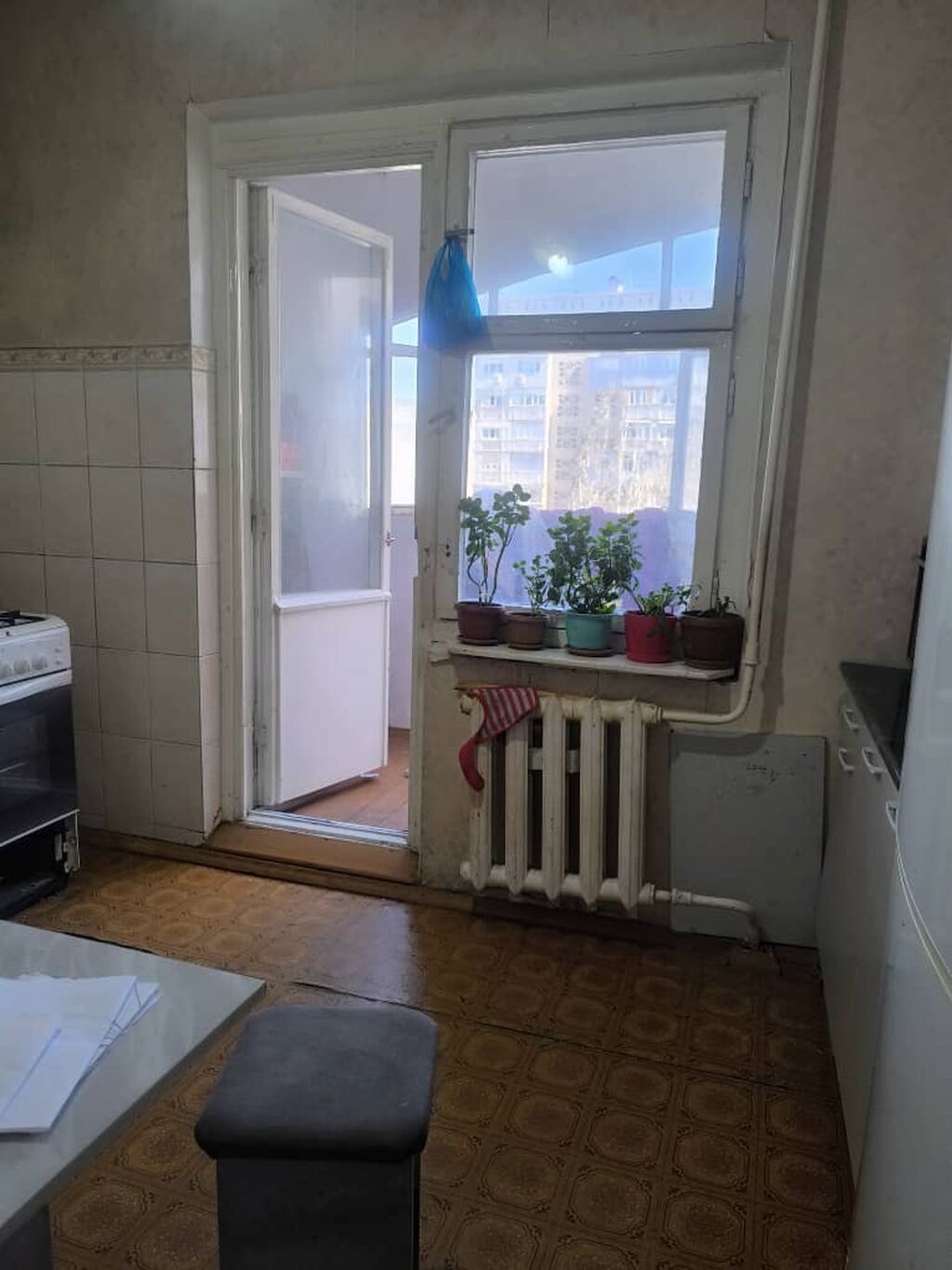 1 комната, 45 м², 12 мкр 106 серия, 5 этаж, Старый ремонт: фото 2