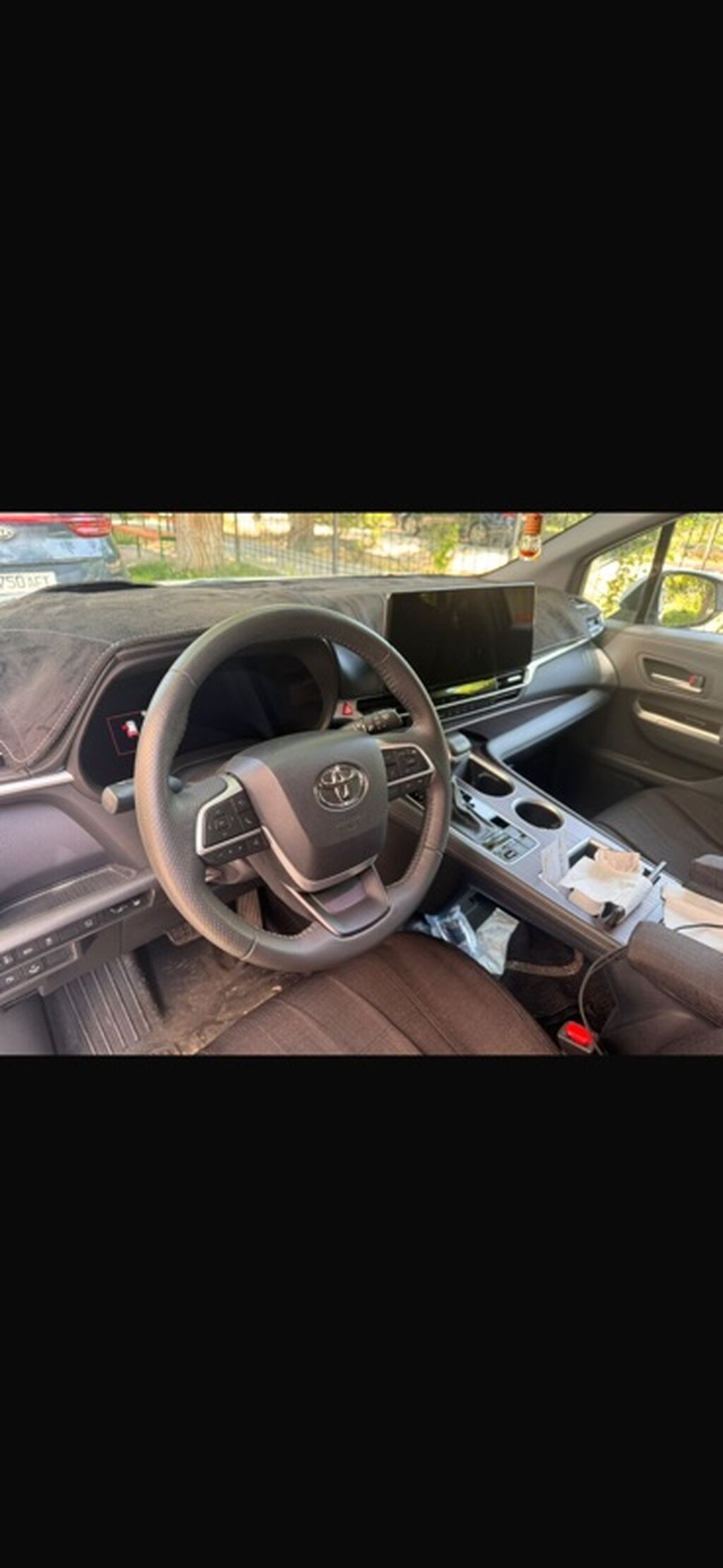 Toyota Granvia: 2024 г., 2 л, Автомат, Гибрид, Минивэн: фото 3