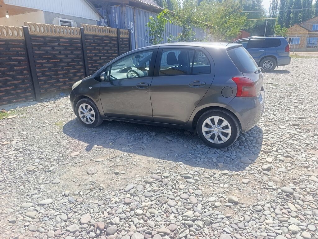 Toyota Yaris: 2008 г., 1.3 л, Автомат, Бензин, Хэтчбэк: фото 4