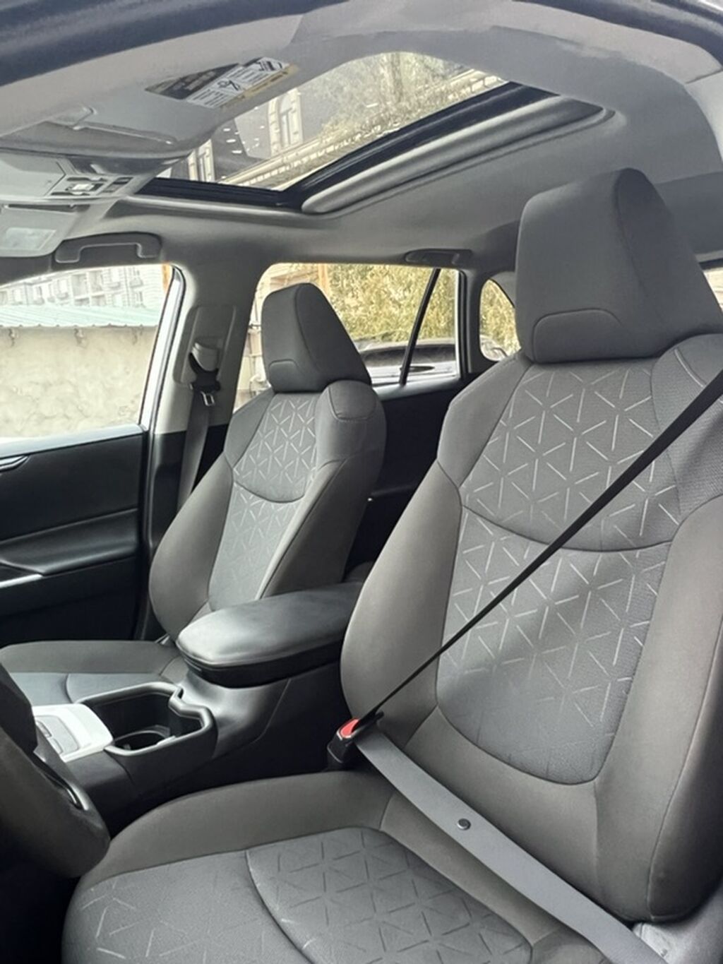 Toyota RAV4: 2022 г., 2.5 л, Автомат, Гибрид, Кроссовер: фото 6