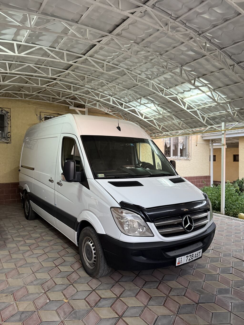 Mercedes-Benz Спринтер: 2010 г., 2.2 л, Типтроник, Дизель, Бус: фото 1